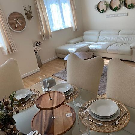 Modern Flat Apartment Уотфорд Екстериор снимка