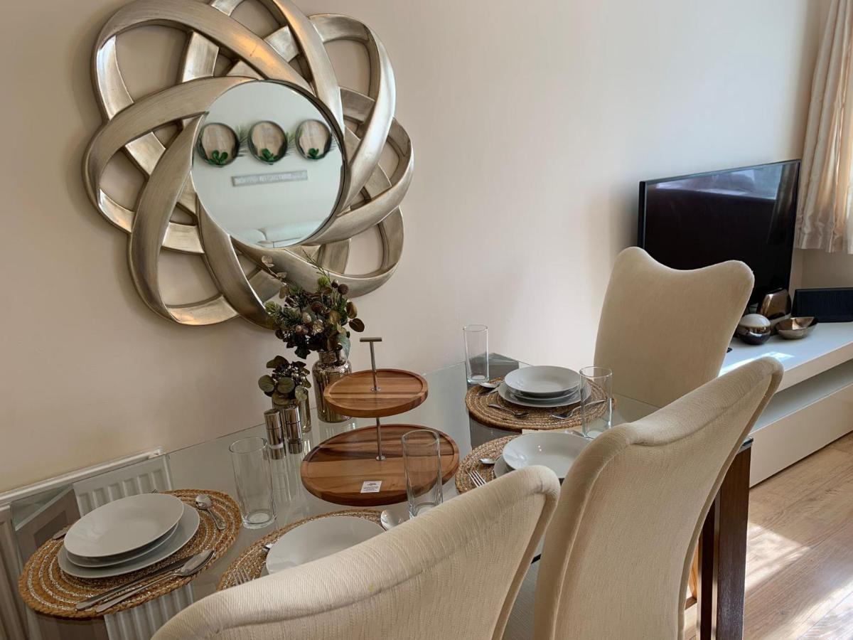 Modern Flat Apartment Уотфорд Екстериор снимка