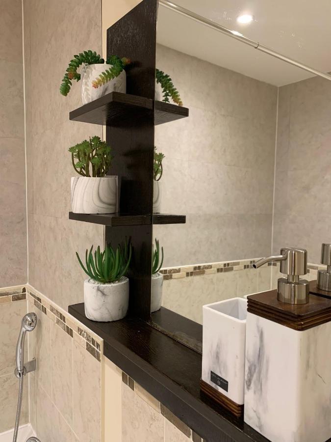 Modern Flat Apartment Уотфорд Екстериор снимка