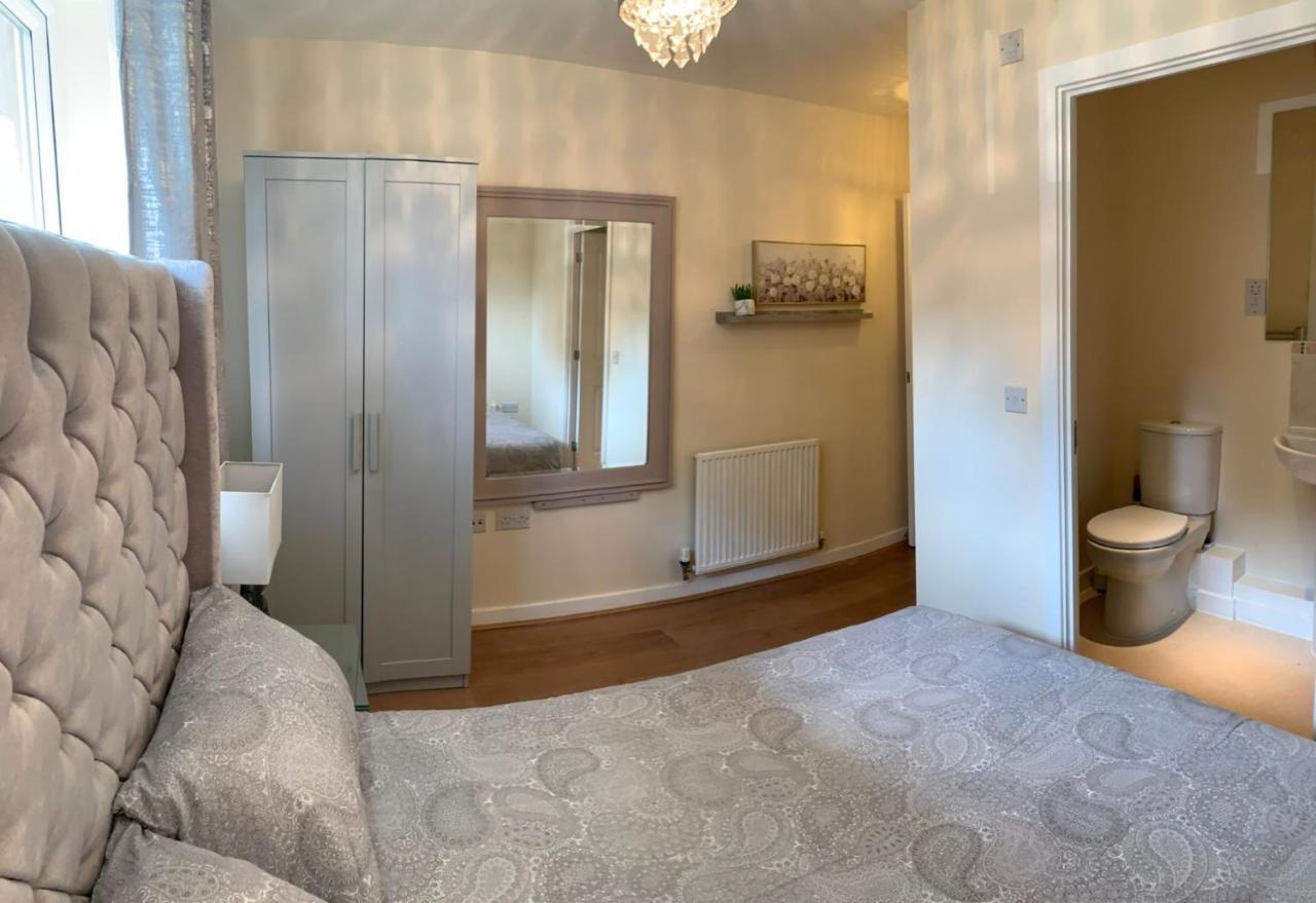 Modern Flat Apartment Уотфорд Екстериор снимка