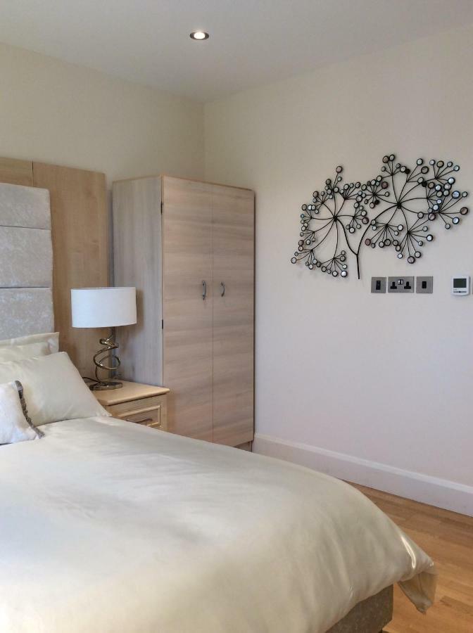 Modern Flat Apartment Уотфорд Екстериор снимка